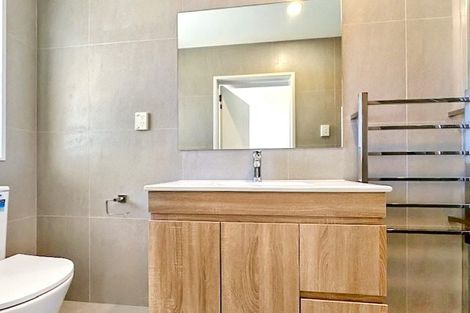 Photo of property in 9/28 Ludlow Terrace, Totara Vale, Auckland, 0627