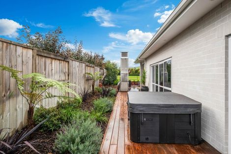 Photo of property in 69 Montgomery Crescent, Kinloch, Taupo, 3377