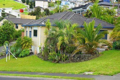 Photo of property in 23 Roberta Crescent, Orewa, 0931