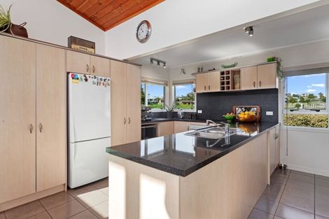 Photo of property in 41 Ocean View Road, Coastlands, Whakatane, 3120