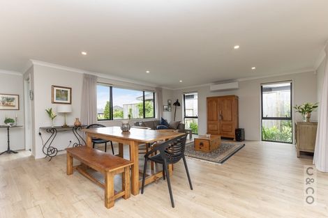 Photo of property in 17 Pitoitoi Drive, Riverhead, 0820