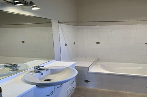 Photo of property in 26b Mountain Road, Mangere Bridge, Auckland, 2022