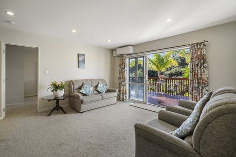 Photo of property in 5 Bintulu Place, Fairview Heights, Auckland, 0632