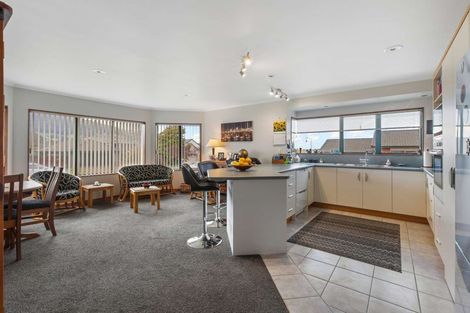 Photo of property in 8 Hoyte Place, Pukehangi, Rotorua, 3015