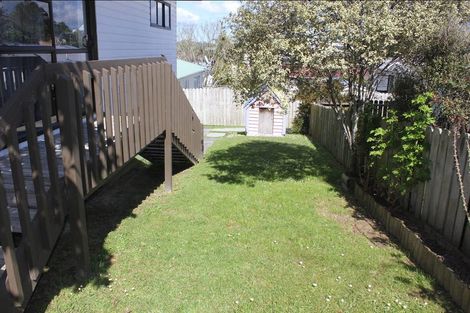 Photo of property in 2/13 Mona Vale, West Harbour, Auckland, 0618