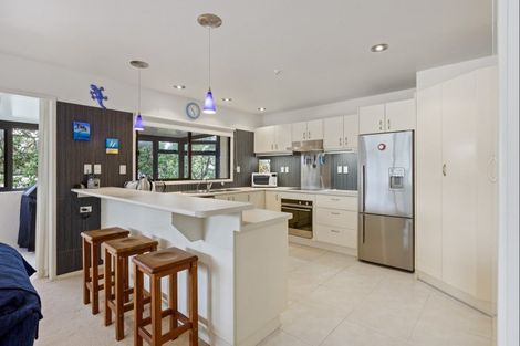 Photo of property in 15f Puriri Avenue, Orewa, 0931