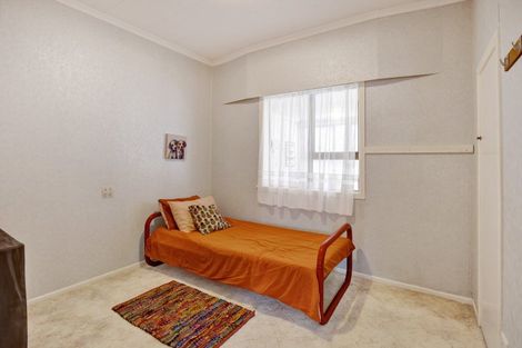 Photo of property in 11 Denmark Terrace, Midhirst, Stratford, 4394