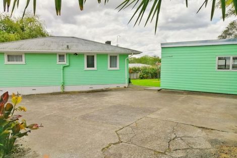 Photo of property in 9 Martin Place, Kelston, Auckland, 0602