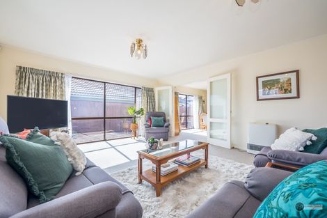 Photo of property in 15a Collingwood Street, Waterloo, Lower Hutt, 5011