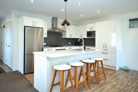 Photo of property in 5a Hobbs Road, Matakatia, Whangaparaoa, 0930