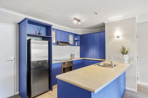Photo of property in Endeavour Apartments, 21/125 Thorndon Quay, Pipitea, Wellington, 6011