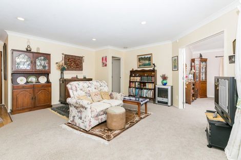 Photo of property in 24 Highgrove Drive, Grandview Heights, Hamilton, 3200