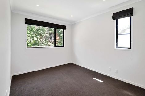Photo of property in 176 Stokes Valley Road, Stokes Valley, Lower Hutt, 5019