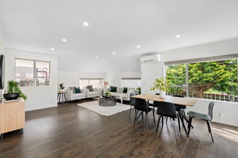 Photo of property in 43 Guadeloupe Crescent, Grenada Village, Wellington, 6037