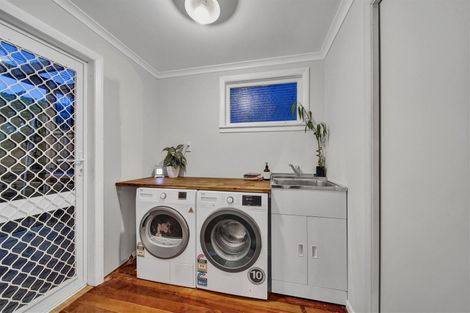 Photo of property in 24 Disraeli Street, Hawera, 4610