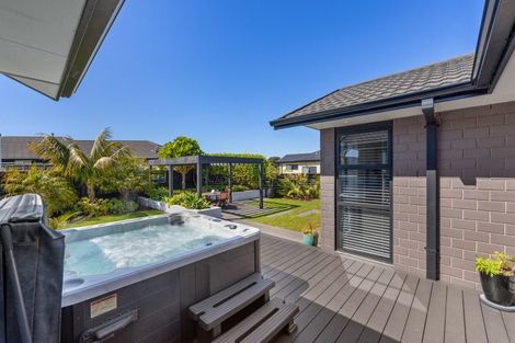 Photo of property in 5 Augusta Grove, Waiwhakaiho, New Plymouth, 4312