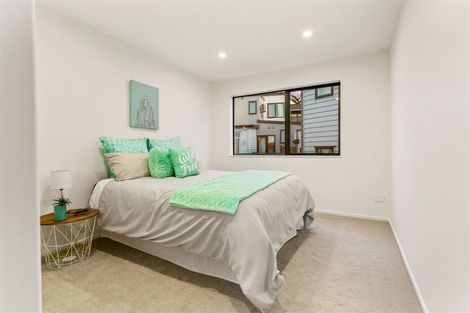 Photo of property in 152c Luckens Road, West Harbour, Auckland, 0618