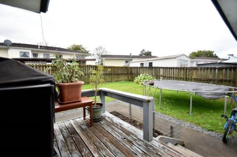 Photo of property in 2/3 Secretariat Place, Randwick Park, Auckland, 2105