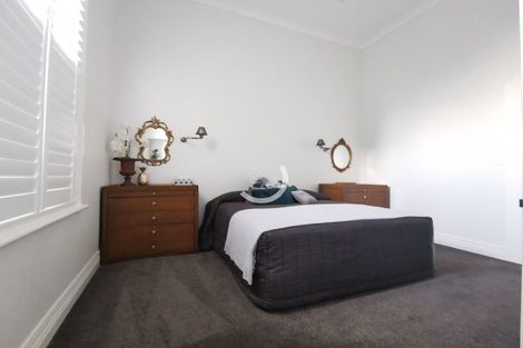 Photo of property in 4 Seaview Terrace, Bluff Hill, Napier, 4110