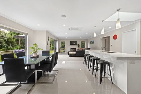 Photo of property in 12 Anderson Way, Highlands Park, New Plymouth, 4312