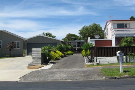 Photo of property in 88 Torkar Road, Clarks Beach, 2122