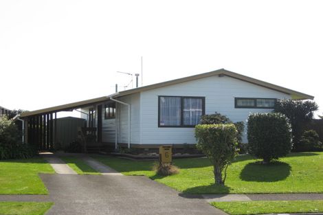 Photo of property in 6 Marchant Place, Westown, New Plymouth, 4310