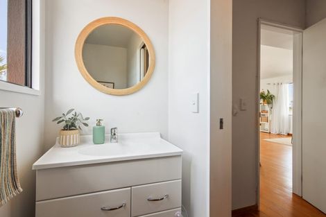 Photo of property in 21 Marine Parade, North New Brighton, Christchurch, 8083