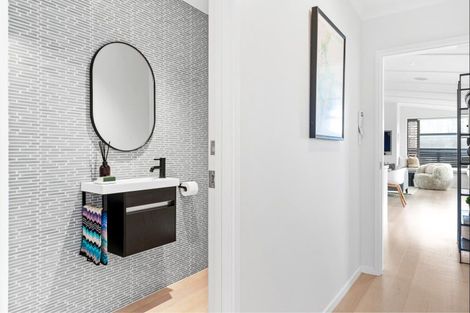 Photo of property in 12 Kokopu Street, Omaha, 0986