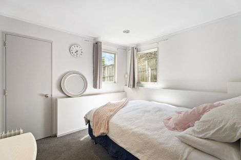 Photo of property in 1/28a Tamahere Drive, Glenfield, Auckland, 0629