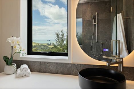 Photo of property in 1a Tarapatiki Drive, Whitianga, 3510