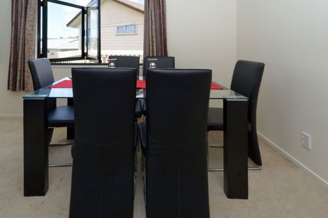 Photo of property in 13 Landow Place, Henderson, Auckland, 0612