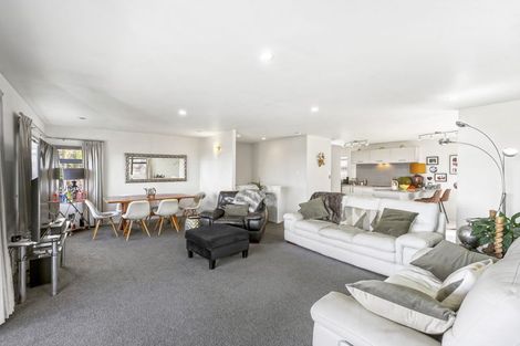Photo of property in 2/16 Law Street, Torbay, Auckland, 0630