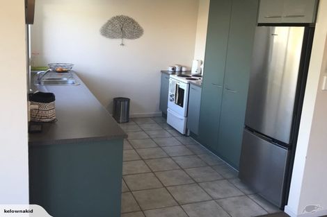 Photo of property in 4a Harding Avenue, Te Atatu South, Auckland, 0610