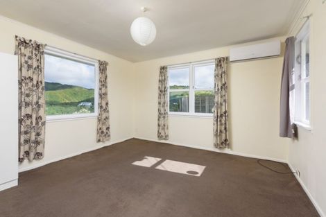 Photo of property in 17 Baffin Grove, Kingston, Wellington, 6021