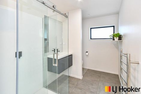 Photo of property in 16 Puriri Road, Pukekohe, 2120