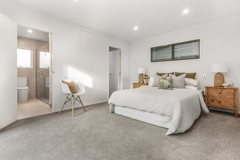 Photo of property in 37 Lothian Brae, Wattle Downs, Auckland, 2103