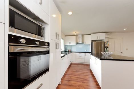 Photo of property in 20 Albizia Avenue, Henderson, Auckland, 0612