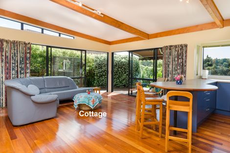 Photo of property in 106 Kemp Road, Massey, Auckland, 0614
