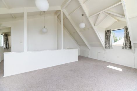 Photo of property in 2/30 Glen Vista Place, Bayview, Auckland, 0629