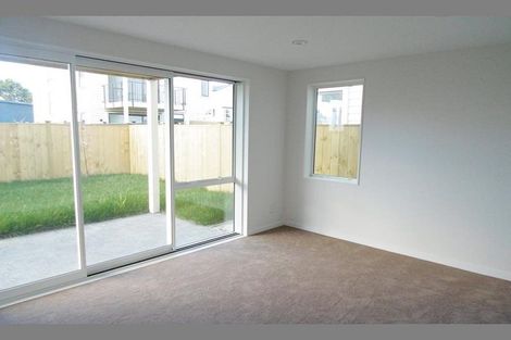 Photo of property in 28 Stephen Avenue, Henderson, Auckland, 0610