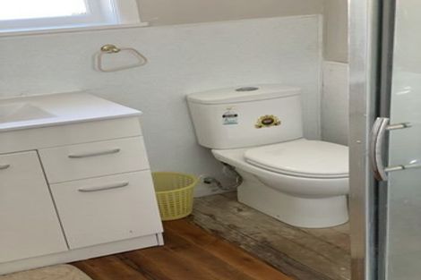 Photo of property in 76 Verran Road, Birkdale, Auckland, 0626