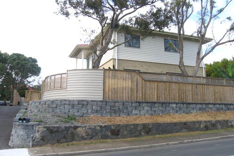 Photo of property in 1 Moore Street, Hillcrest, Auckland, 0627