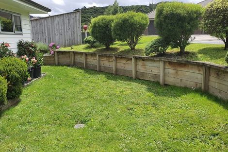 Photo of property in 28 Sunstone Crescent, Brown Owl, Upper Hutt, 5018