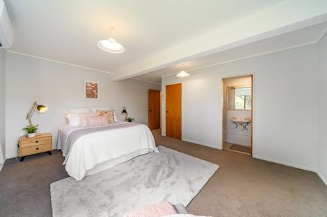 Photo of property in 14 Cullen Place, Tawa, Wellington, 5028