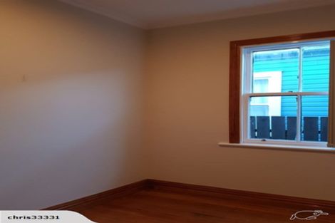 Photo of property in 15 Cruickshank Street, Kilbirnie, Wellington, 6022