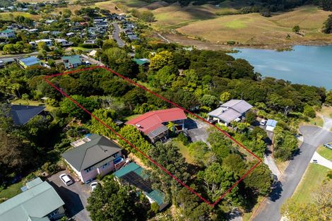 Photo of property in 20 East Street, Raglan, 3225