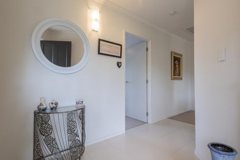 Photo of property in 160b One Tree Point Road, One Tree Point, 0118