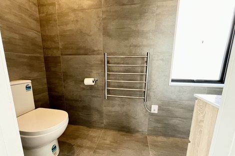 Photo of property in 1/98 Lincoln Park Avenue, Massey, Auckland, 0614