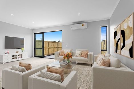 Photo of property in 28 Cambie Avenue, Red Beach, 0932