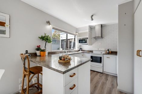 Photo of property in 2/39 Gills Road, Bucklands Beach, Auckland, 2014